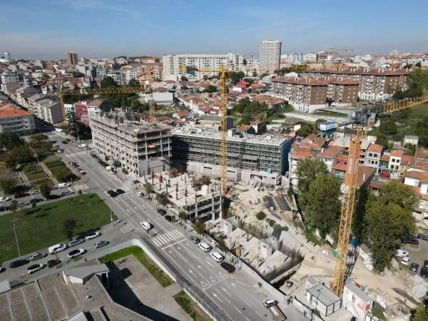 Apartamento T0 Novo, com lugar de garagem, situado em Campanhã, Porto, junto à Praça das Flores  - 2