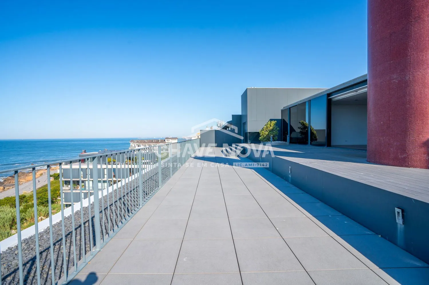 T5 Recuado na primeira linha de mar 