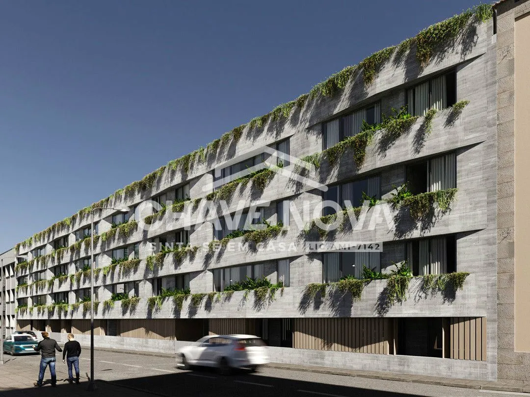 Apartamento T3 c/3 lugares de garagem no Porto (Paranhos) - 2