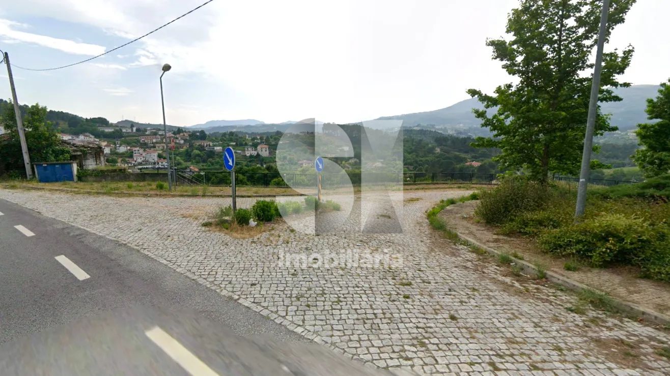 Loteamento com infraestruturas