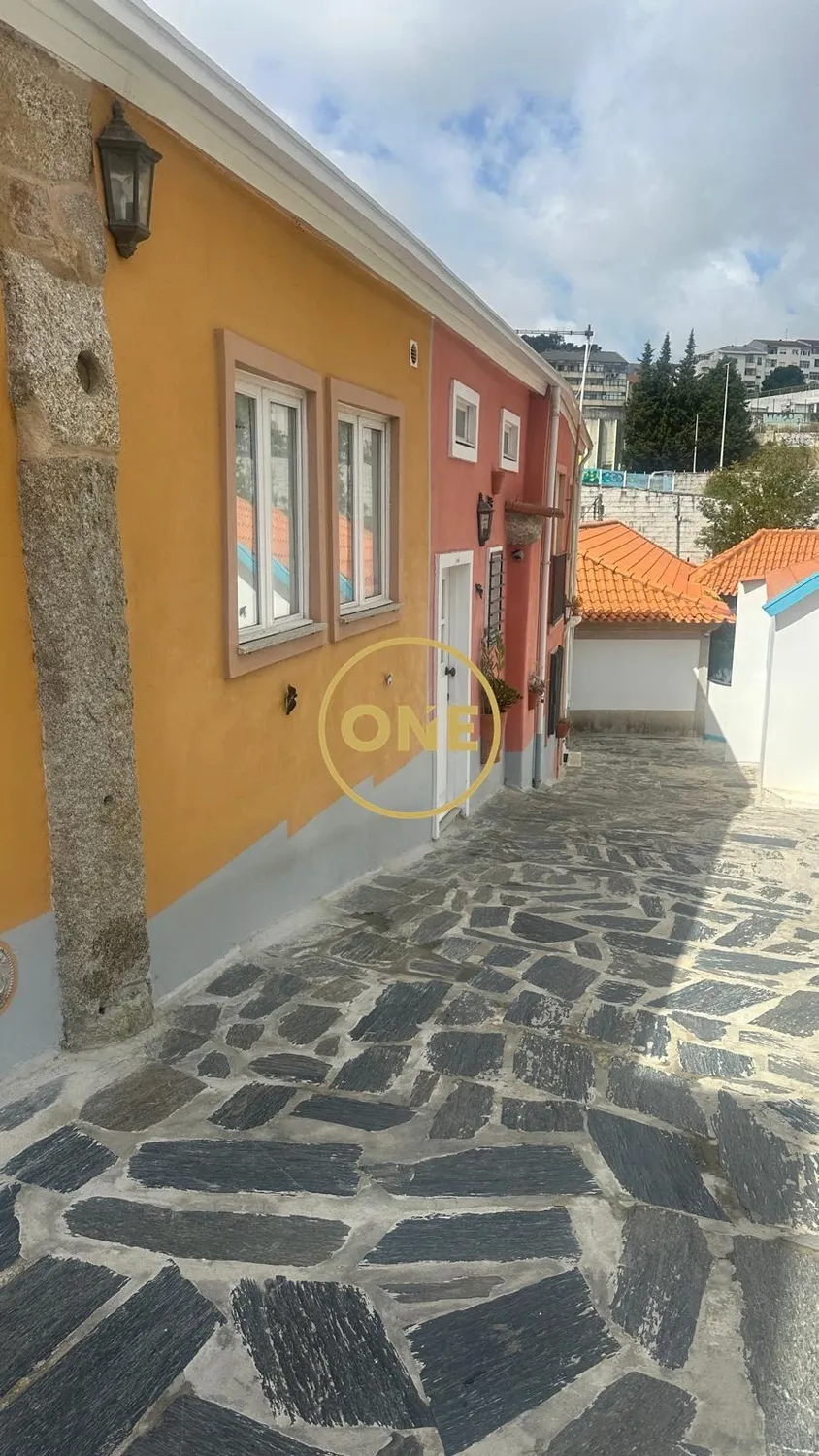 1-bedroom house converted into 2-bedroom house - Gated community in PORTO - 2
