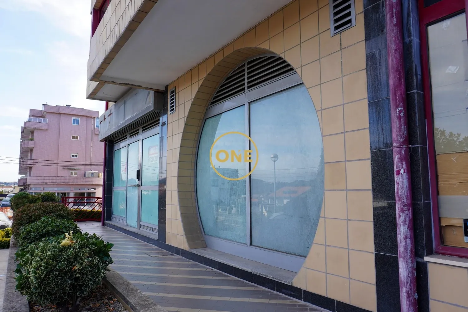 Shop for Rent in Lourosa — The Ideal Space for Your Business (€1,200/month)
