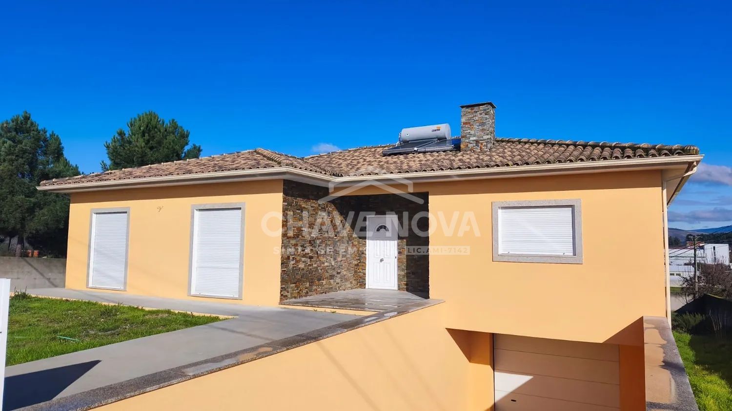 Arrendamento Moradia Isolada T4 Vila Verde da Raia - Chaves - 2