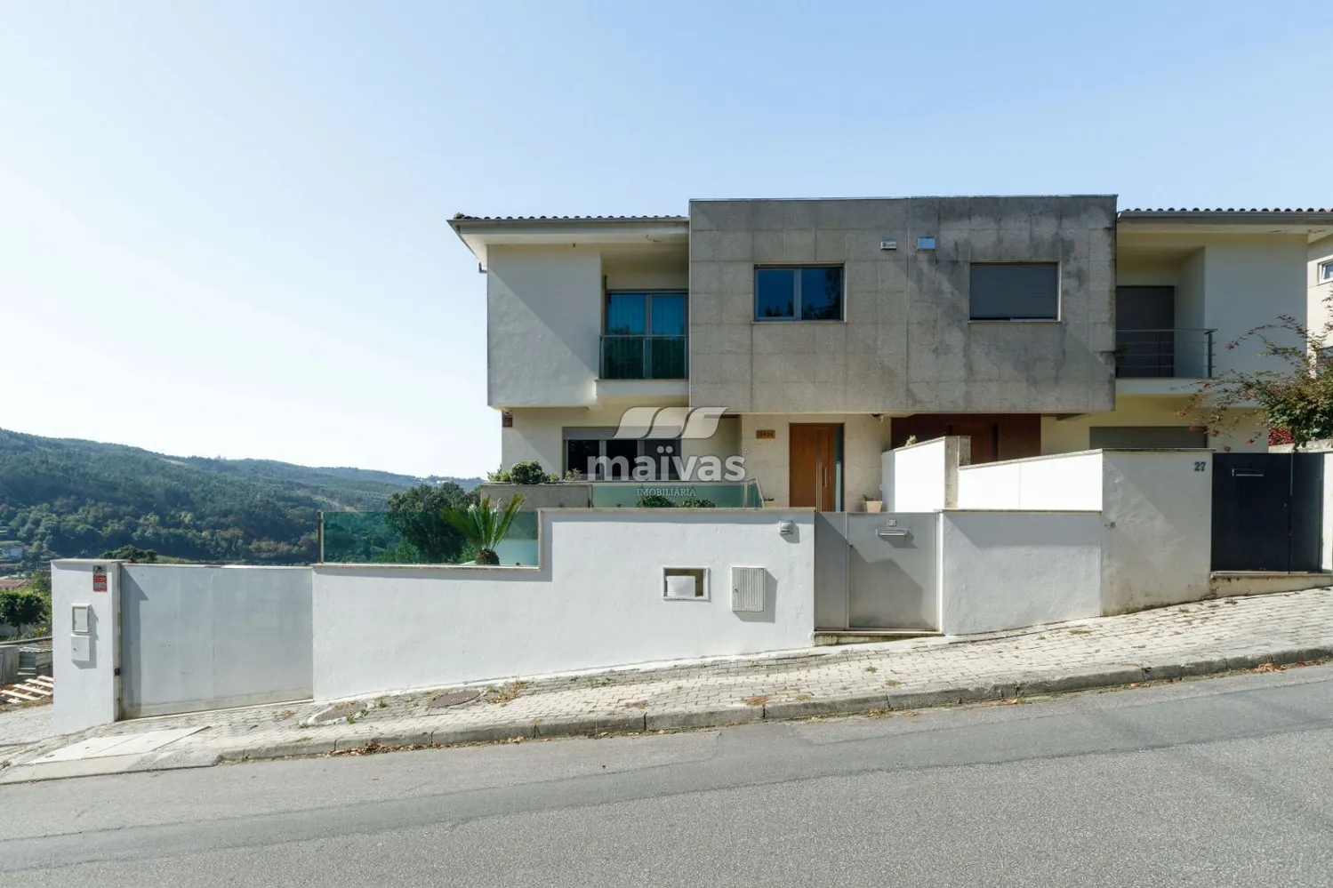Moradia de gaveto T4
