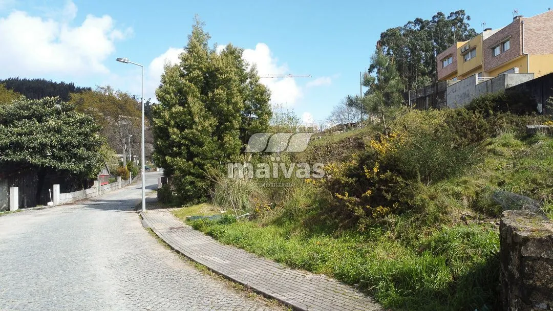Lote para Moradia em Banda - 3