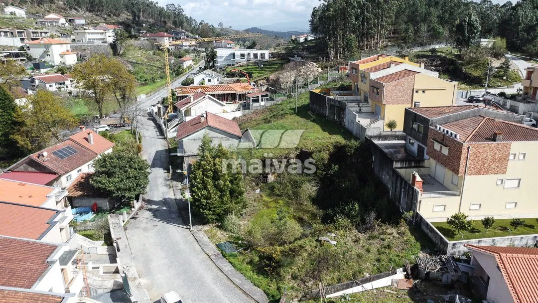 Lote para Moradia em Banda - 3