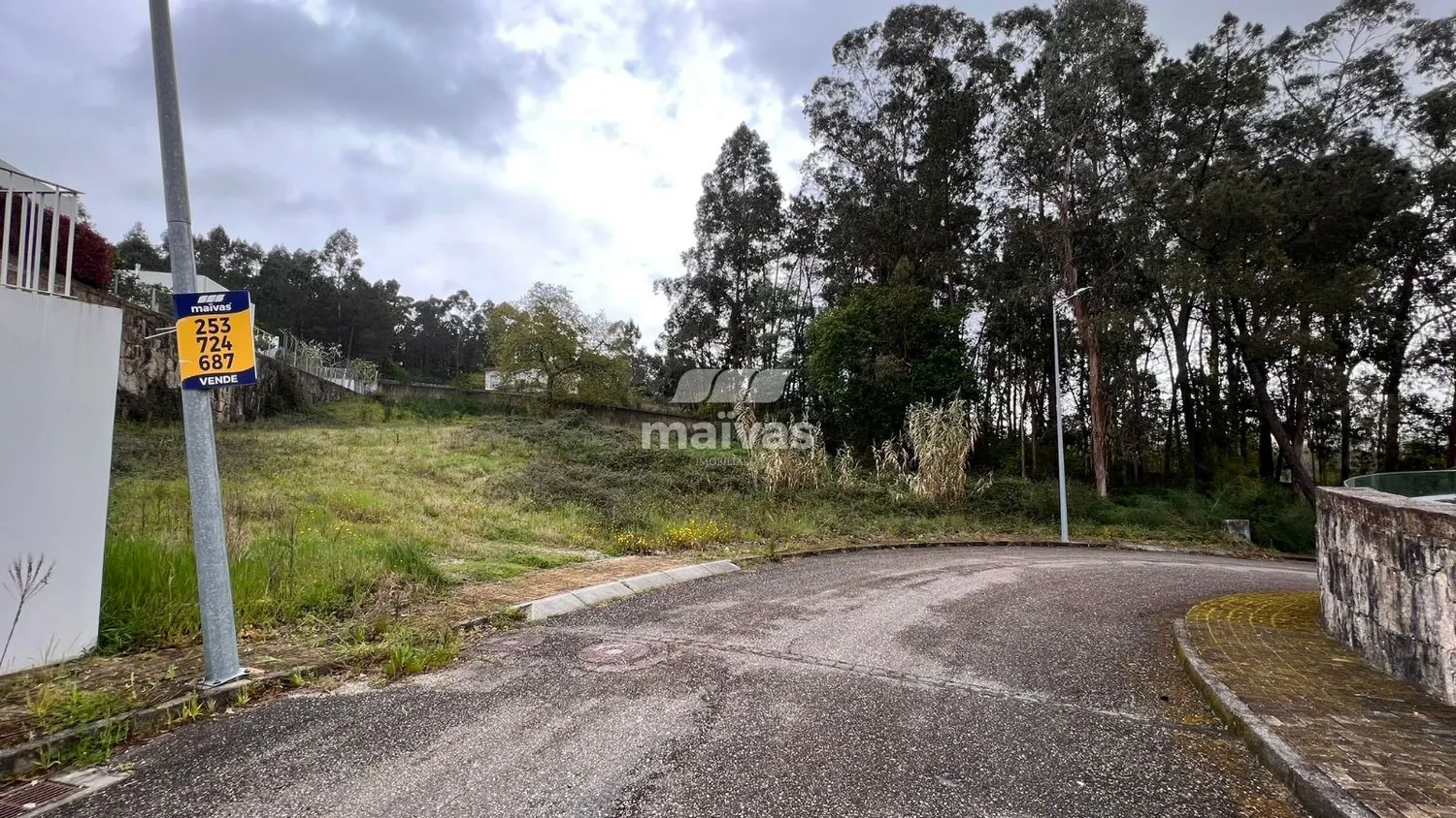 Terreno 1356 m2 - Lago, Amares - 2