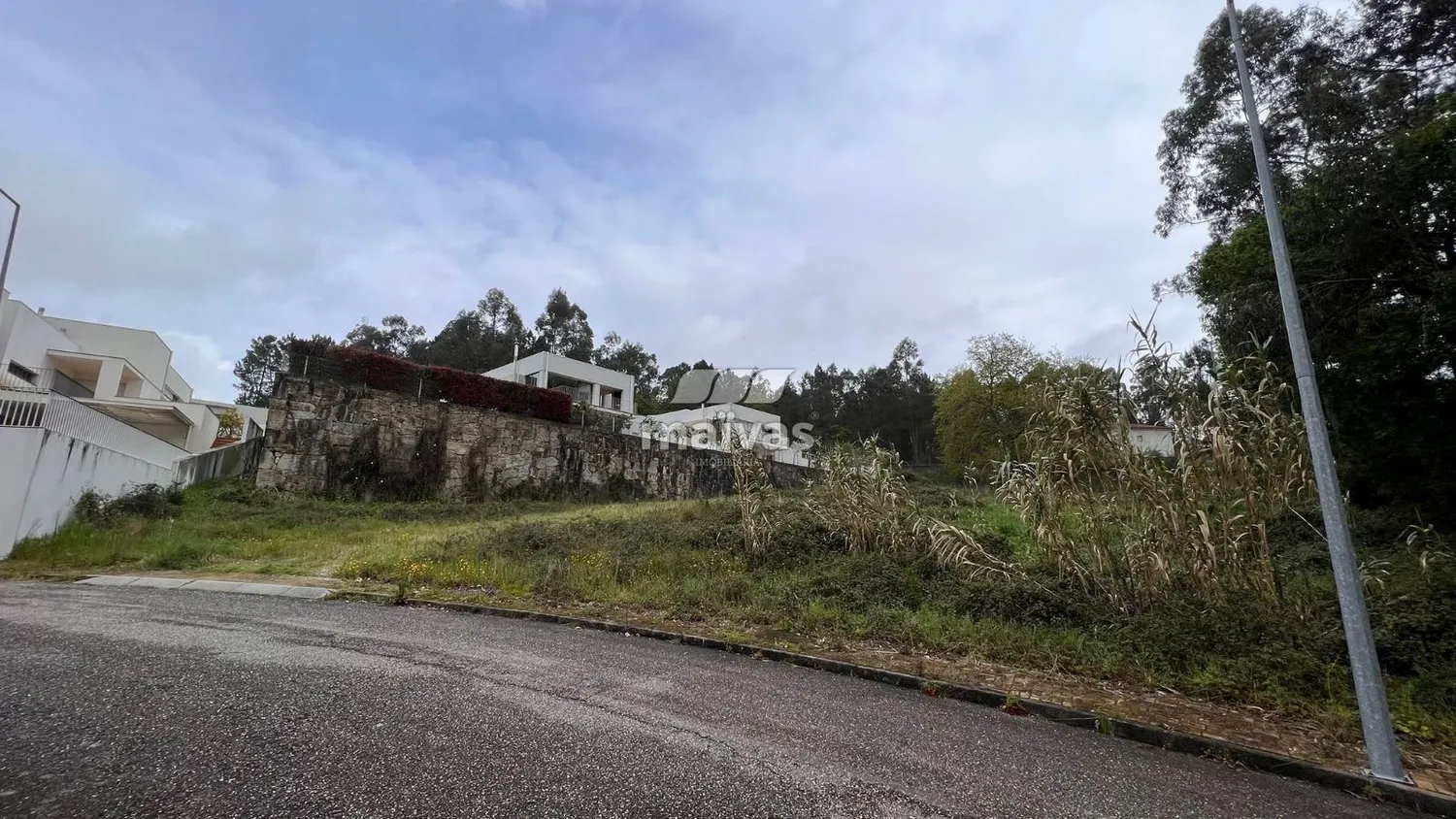 Terreno 1356 m2 - Lago, Amares - 3