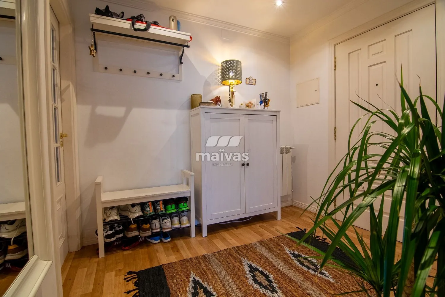 APARTAMENTO T3 ELEGANTE E FUNCIONAL EM LAMAÇÃES  - 2