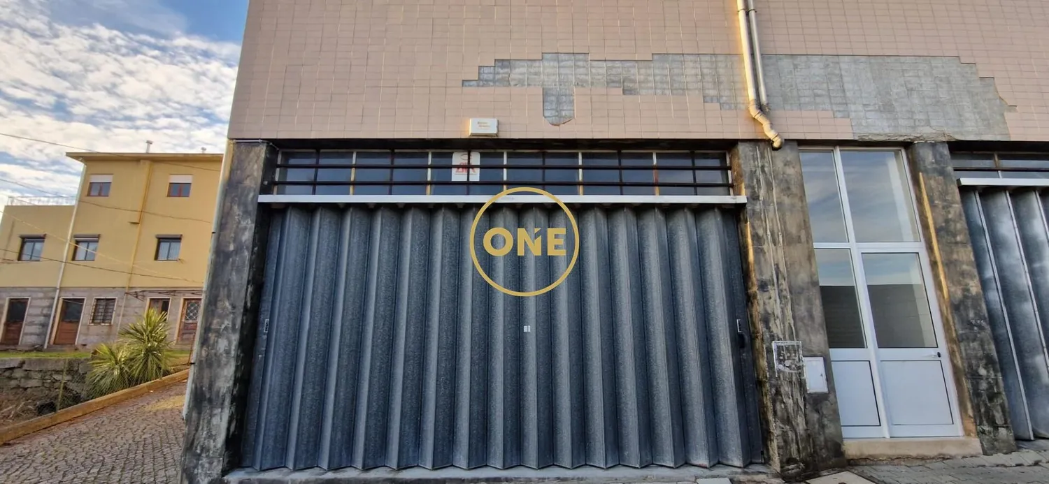 Warehouse with 100 m² of total area and 4.5 meter ceiling height in Neighborhood for sale