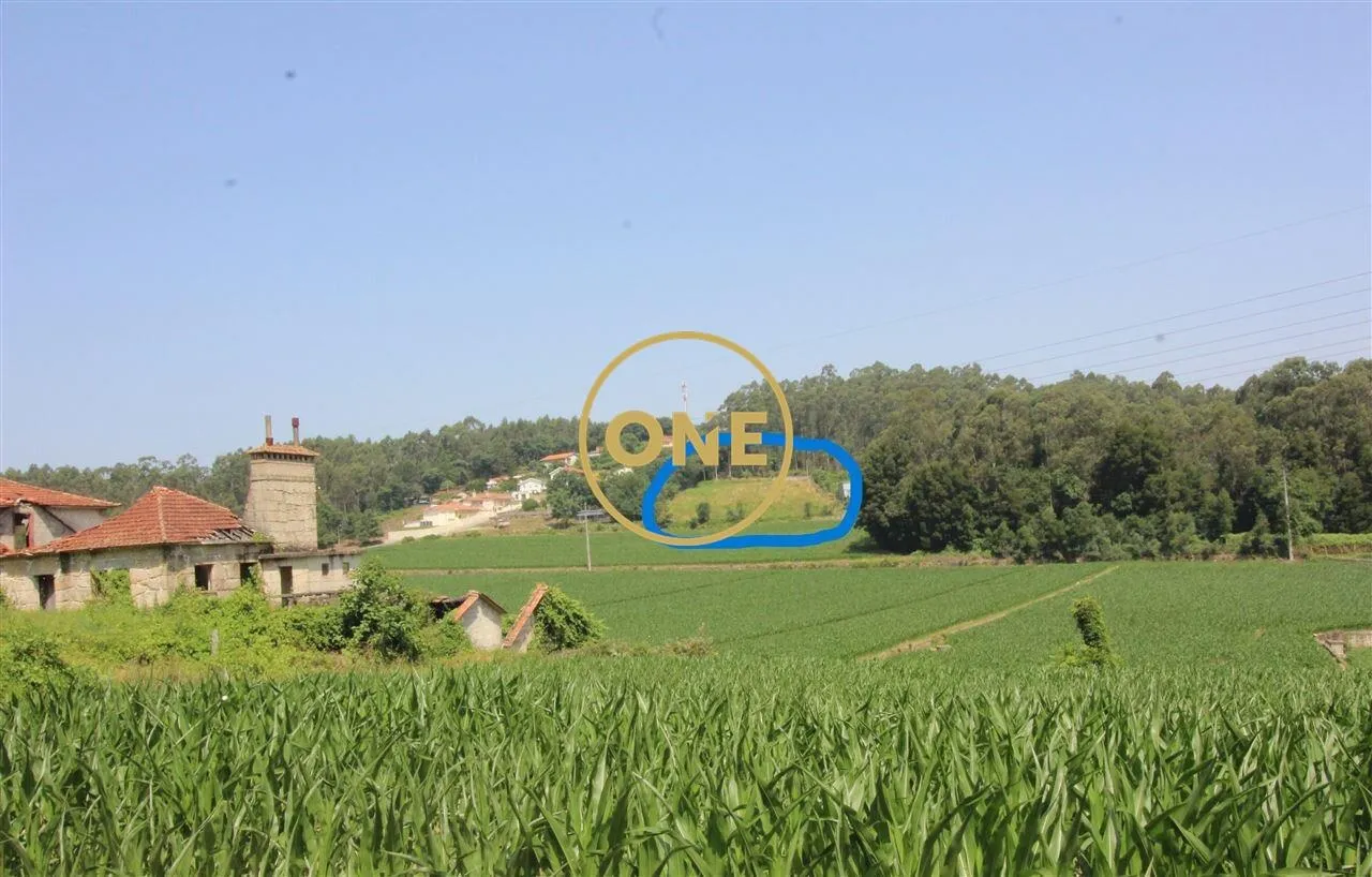 Excelente terreno de construção de 1717m2 no Louro/V. N. F. para venda