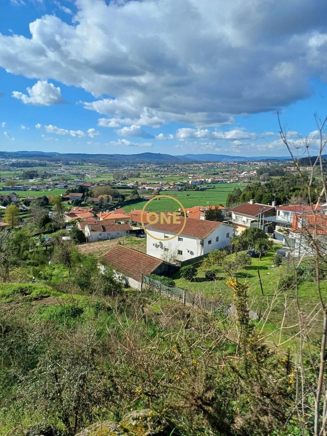 Terreno de construção em Lemenhe