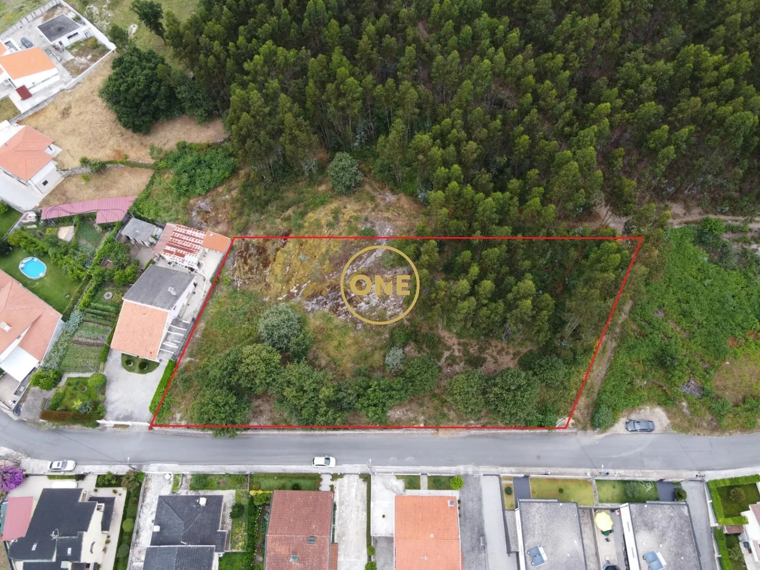 Urban land with 2,850m2, located in Santo Estevão (Briteiros)
