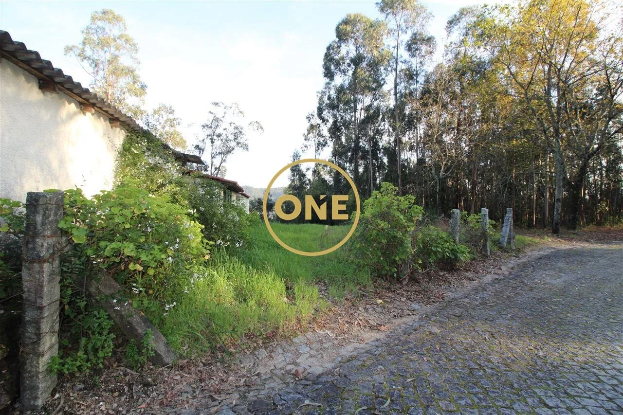 Terrain constructible avec 1400m2 de terrain à Ruilhe à vendre - 2