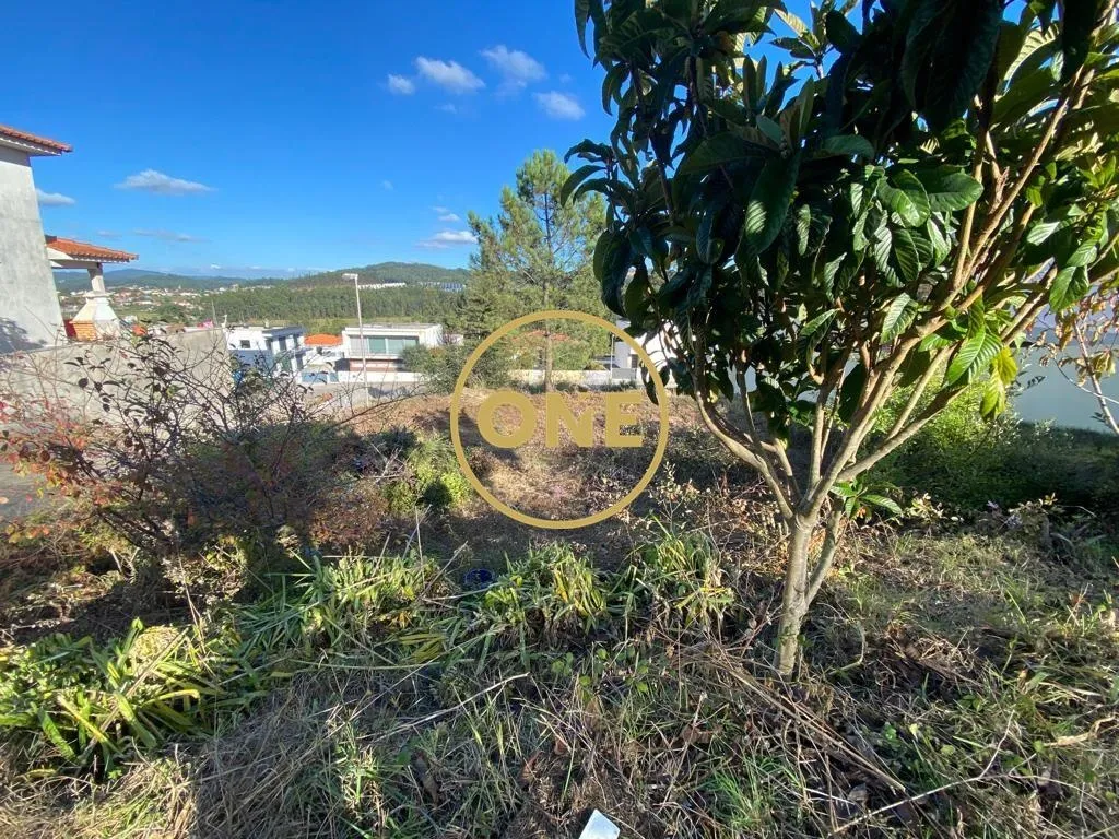 Building Land in Cavalões - 3