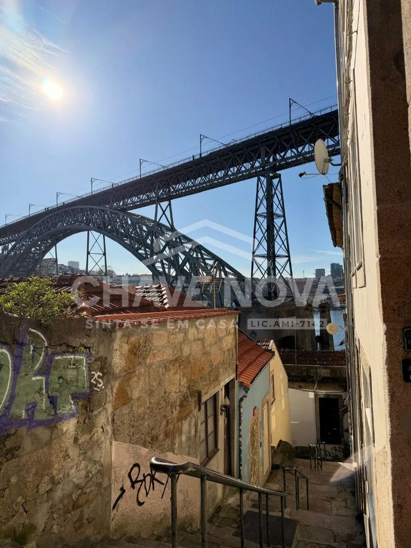Apartamento T1 Mobilado c/ Terraço na Sé (Centro do Porto) c/ Alojamento Local