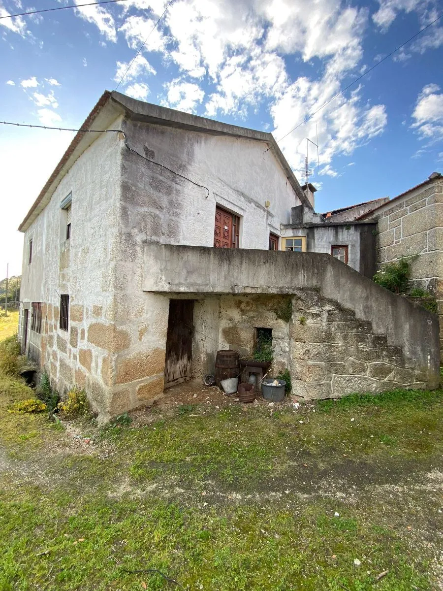 Moradia Rústica Independente com Terreno e Vista Rio Douro – São Tomé de Covelas, Baião - 2