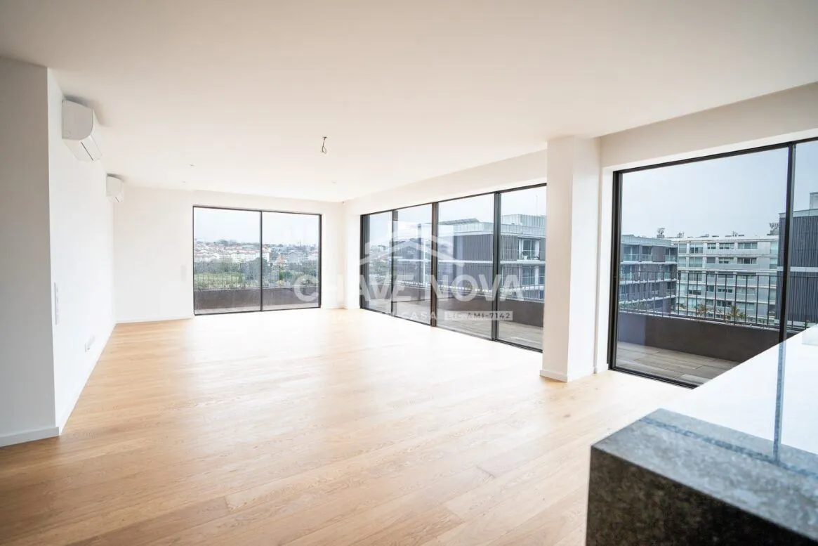 T4 Penthouse Novo - Nautilus IV
