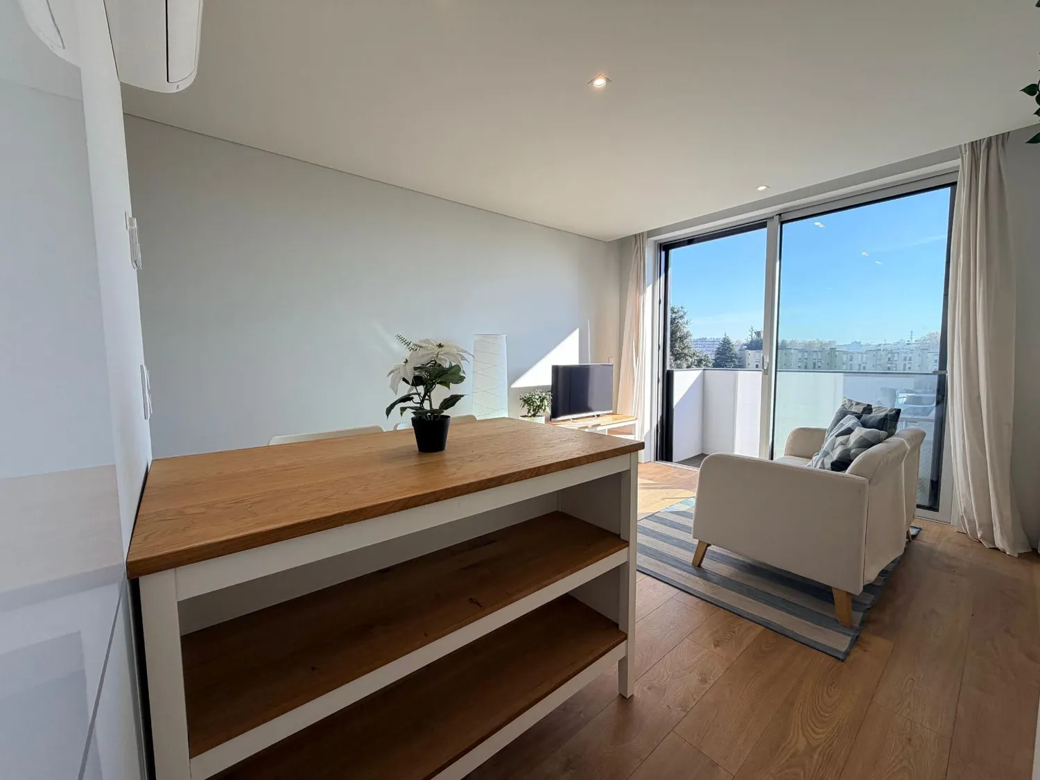 Apartamento T0 totalmente mobilado - Empreendimento Evolution