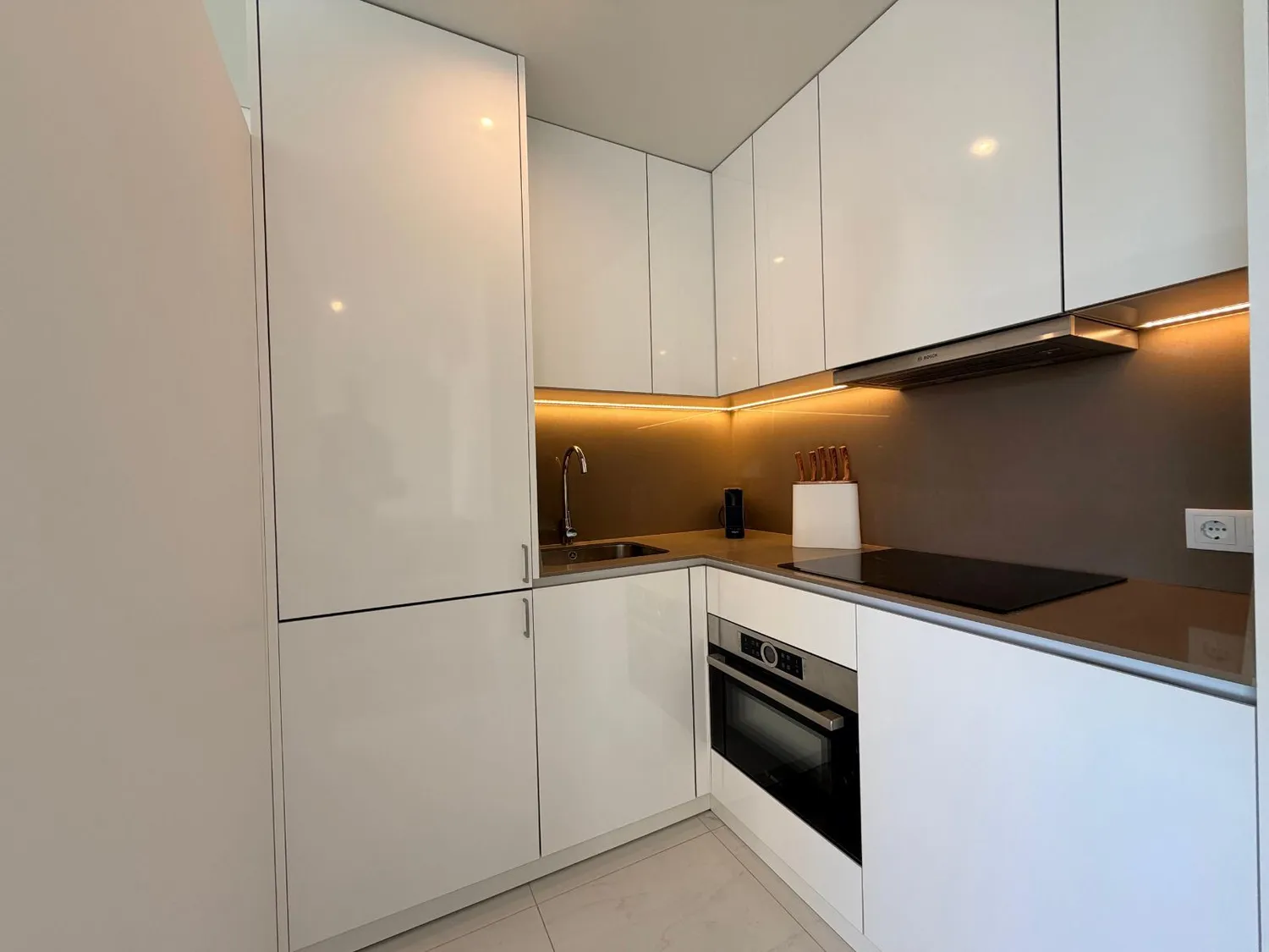 Apartamento T0 totalmente mobilado - Empreendimento Evolution - 2
