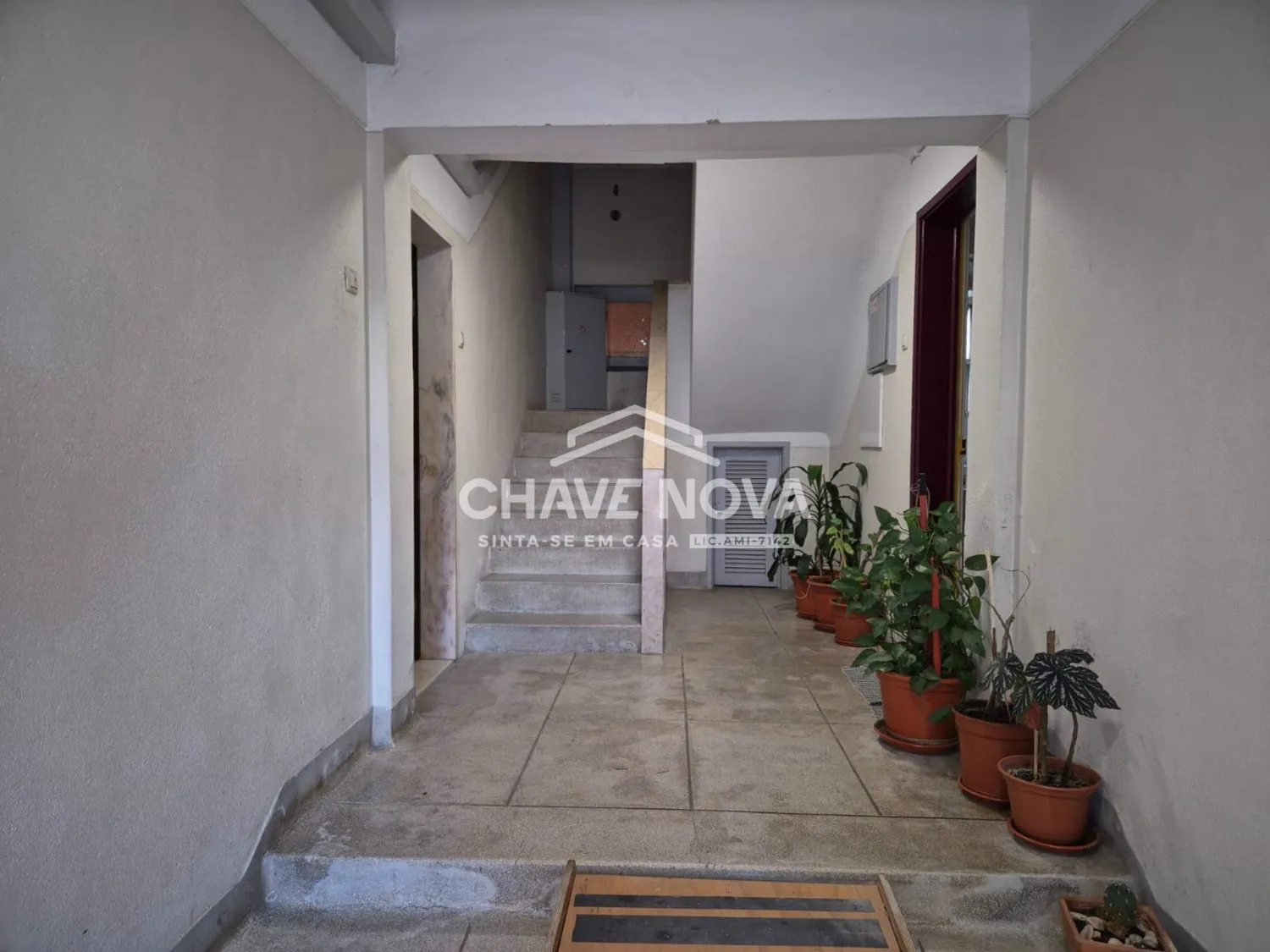 Apartamento T2 totalmente Remodelado, Benfica  – Excelente localização junto ao Colombo - 3