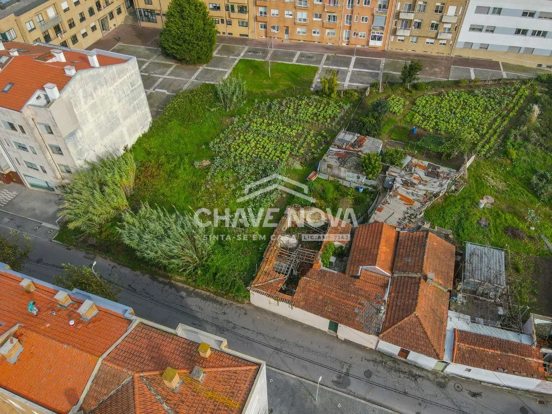 Terreno para Edifício Multifamiliar em Espinho - 2