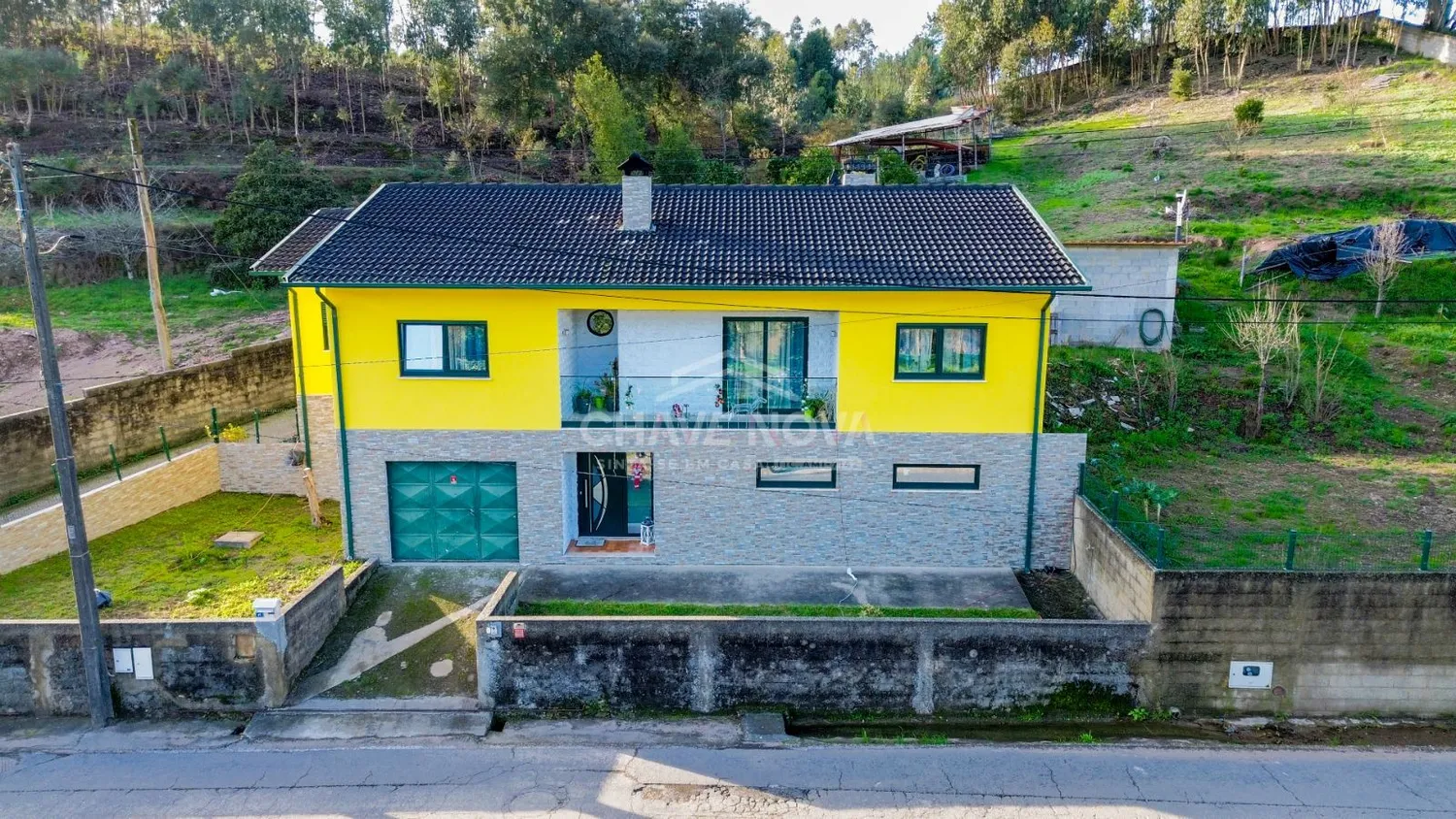 Moradia com Entradas Independentes no Fial | 330.000€