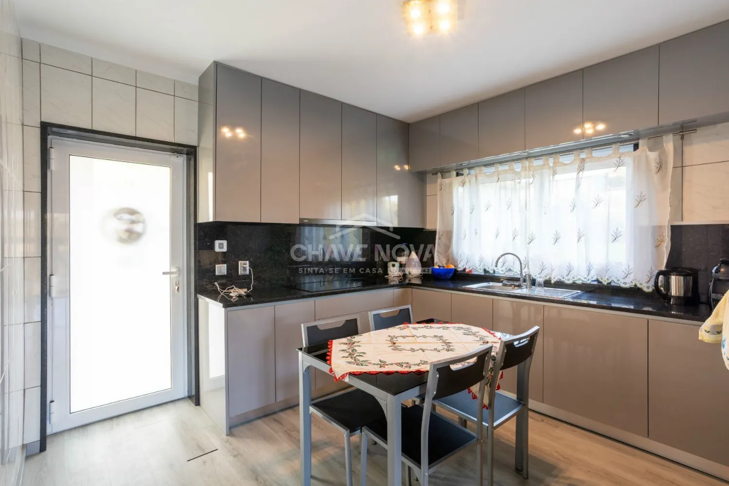 Moradia com Entradas Independentes no Fial | 330.000€ - 2
