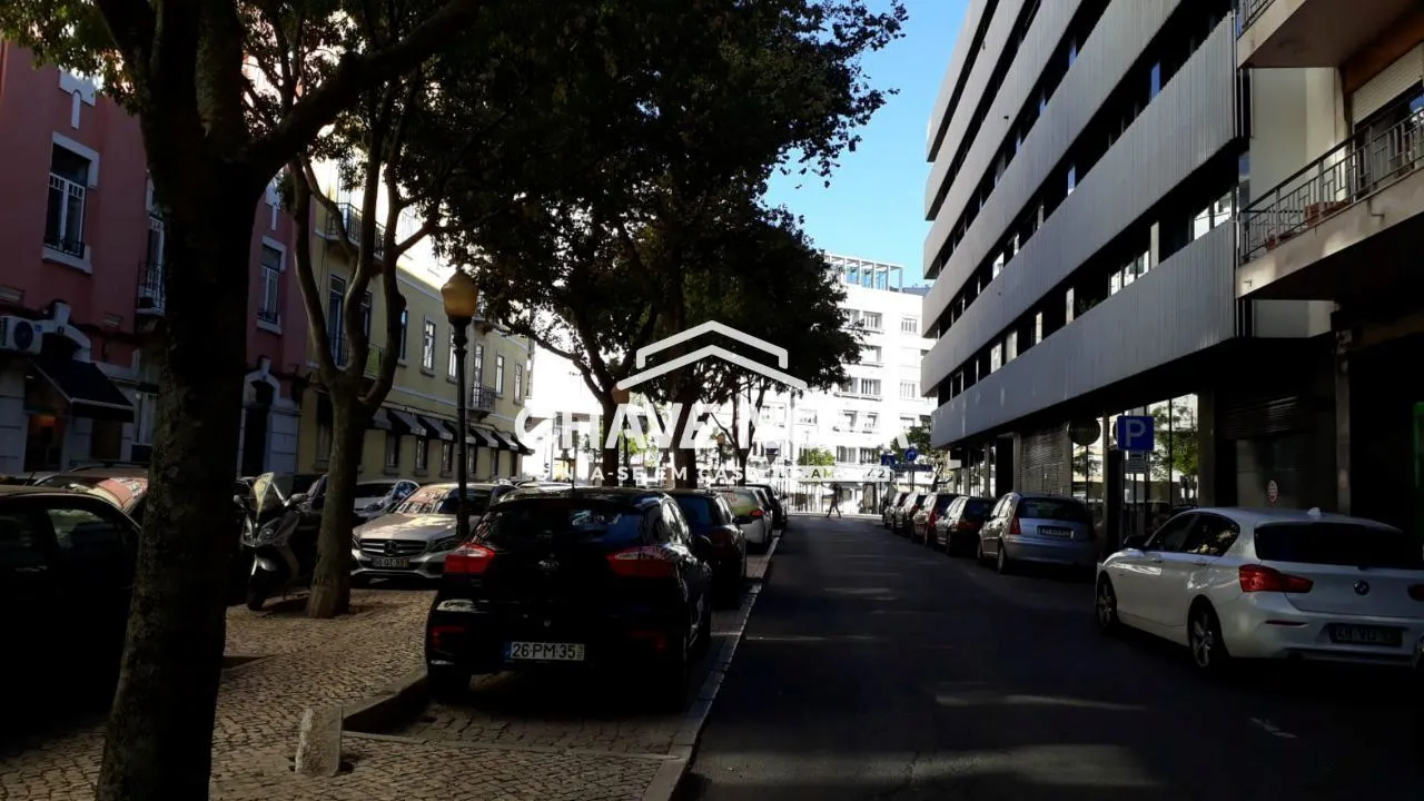 Apartamento T3 Renovado na Rua Antonio Enes, Avenidas Novas, Lisboa. - 2