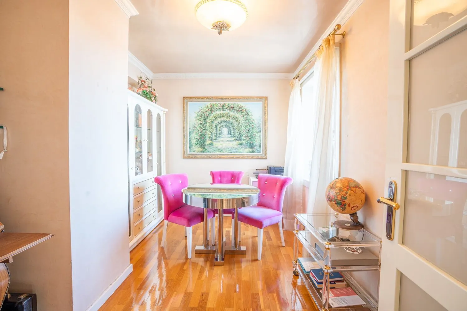 Magnificent duplex penthouse with a unique view of the Douro River estuary.