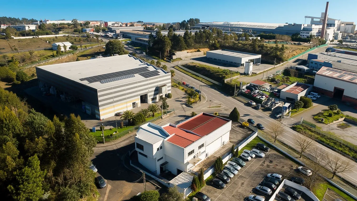 Armazém / Edifício Industrial com 1.800 m² | Avintes – Frente à N222