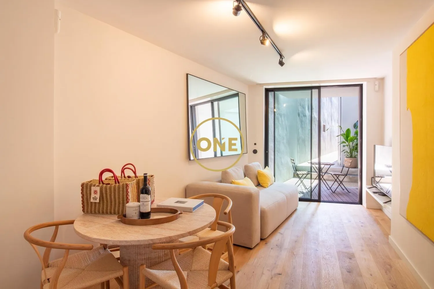 Studio converted into a 2-bedroom apartment in Foz do Porto