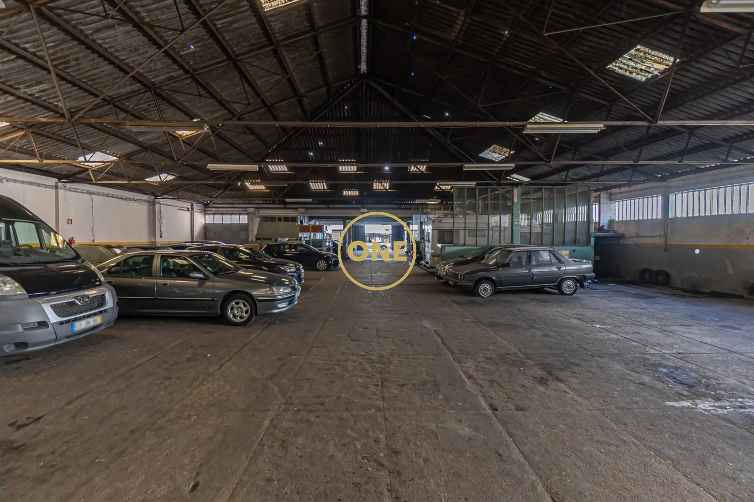 Excellent warehouse next to the VCI (Via de Cintura Interna). - 3