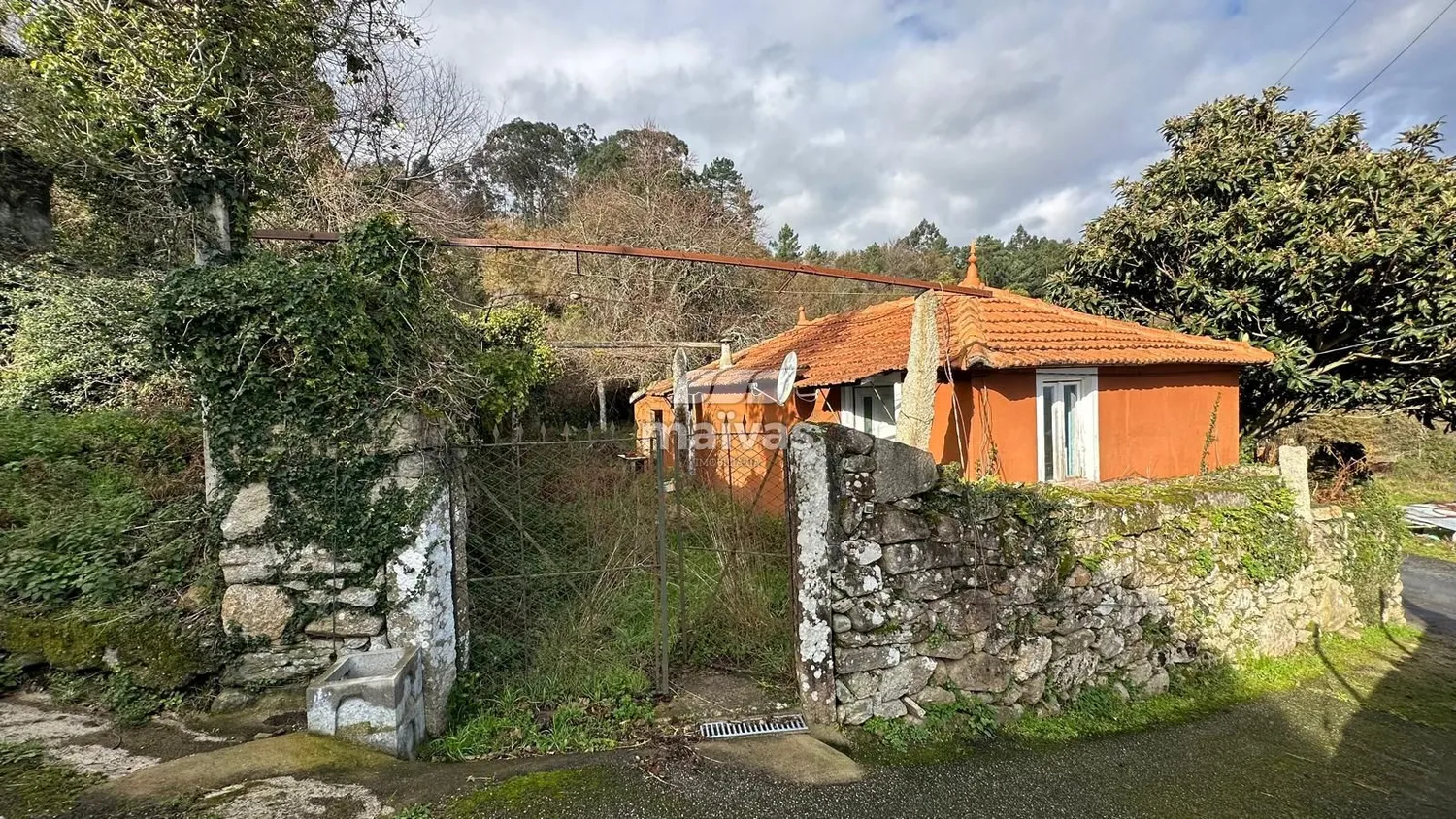 Moradia P/Recuperar - Valença