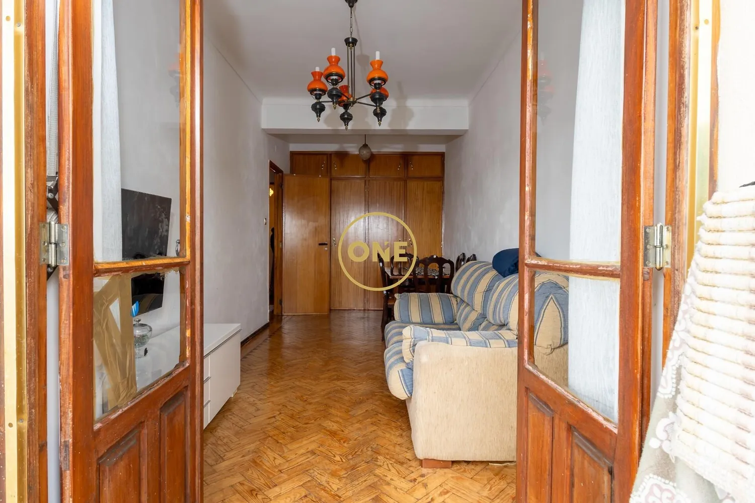 2-bedroom apartment with unobstructed views | Renovation potential in Loures - 3