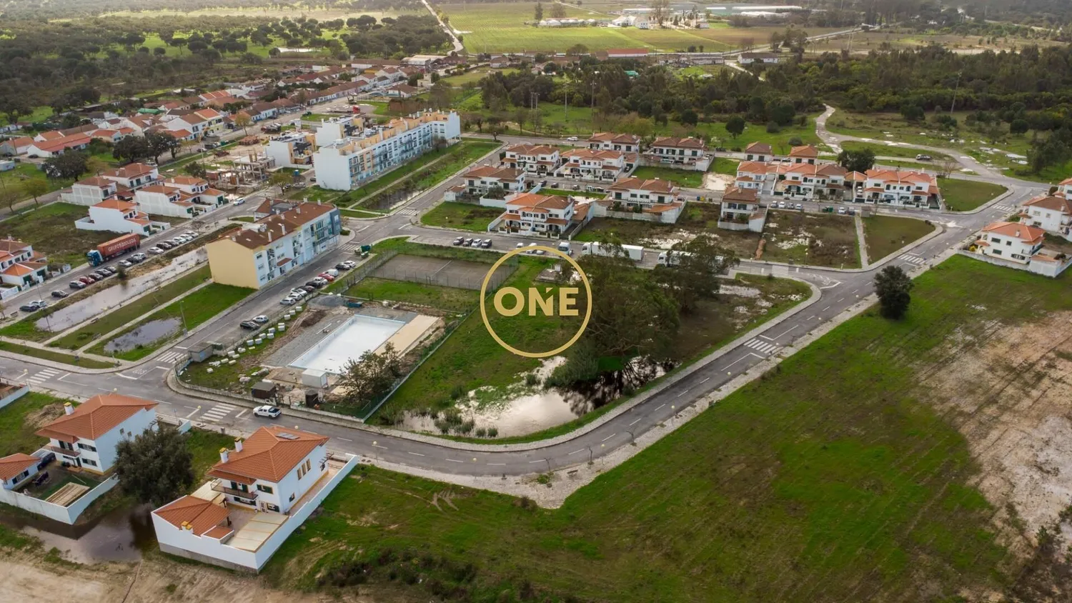 Plot of land for construction of a building with 8 units in Pegões, Montijo - 2