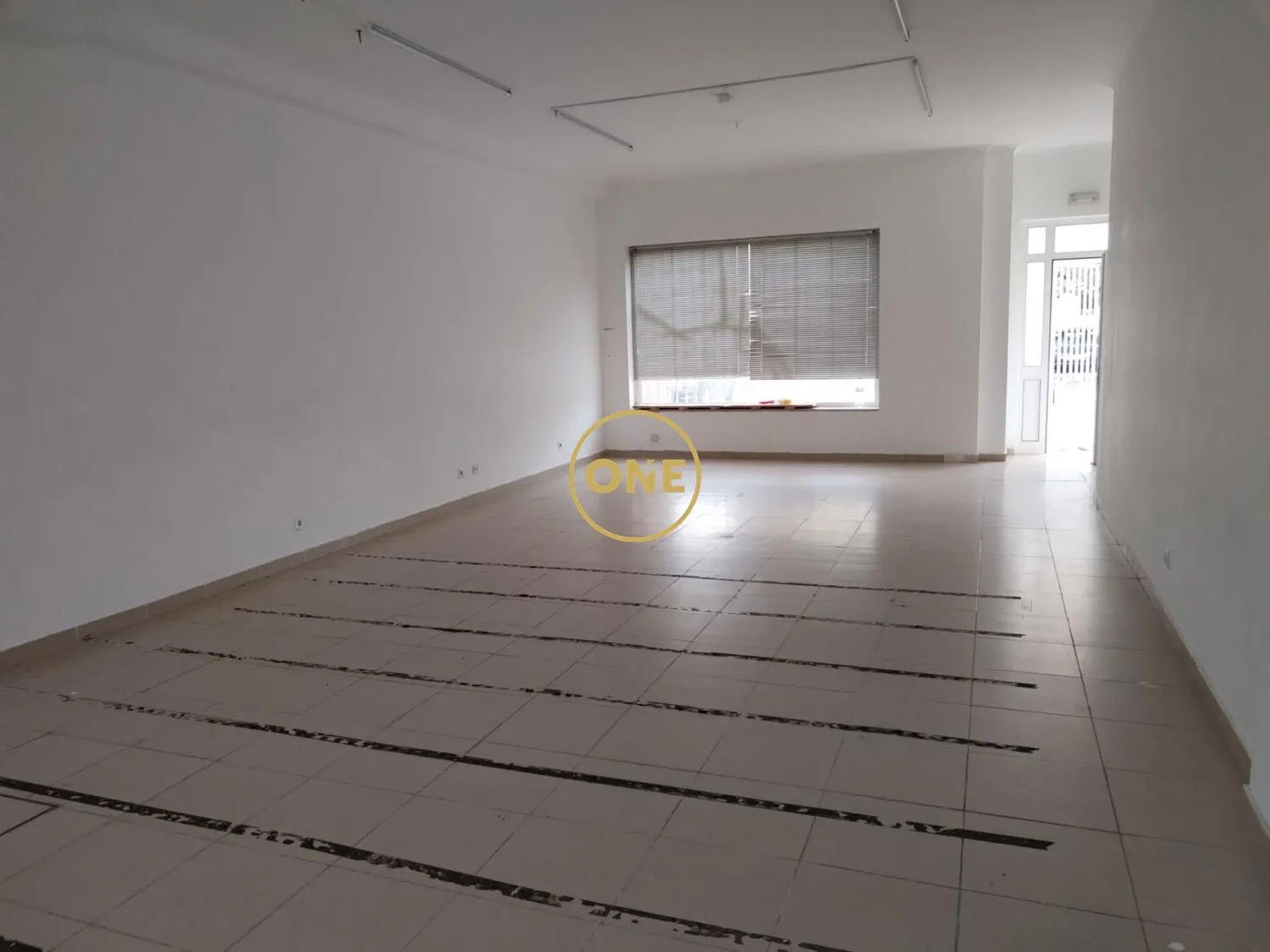 Loja com 62 m² em Transformação para T2