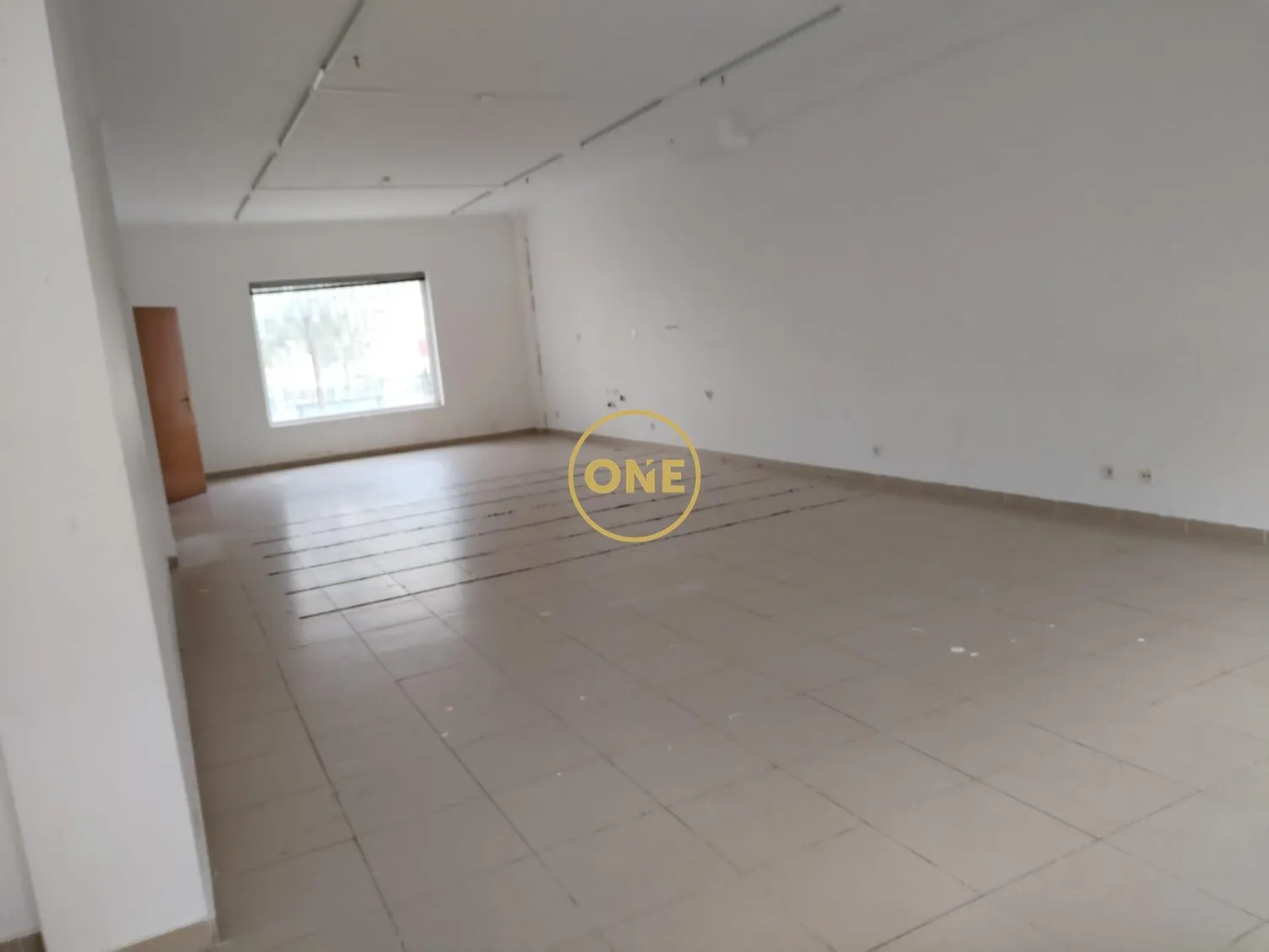 Loja com 62 m² em Transformação para T2 - 2