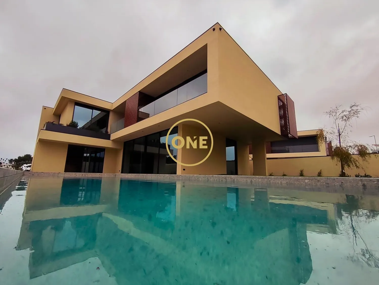 Moradia T5 com piscina, contemporânea e sofisticada, Cascais,  Birre