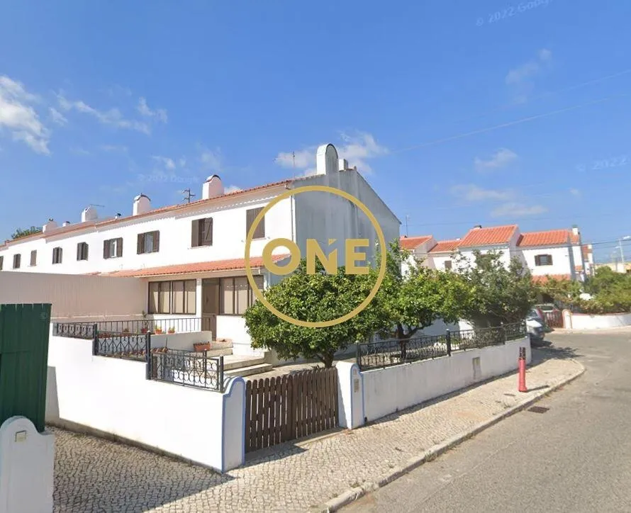 4 bedroom house in Manique de Cima with parking and terrace, Sintra