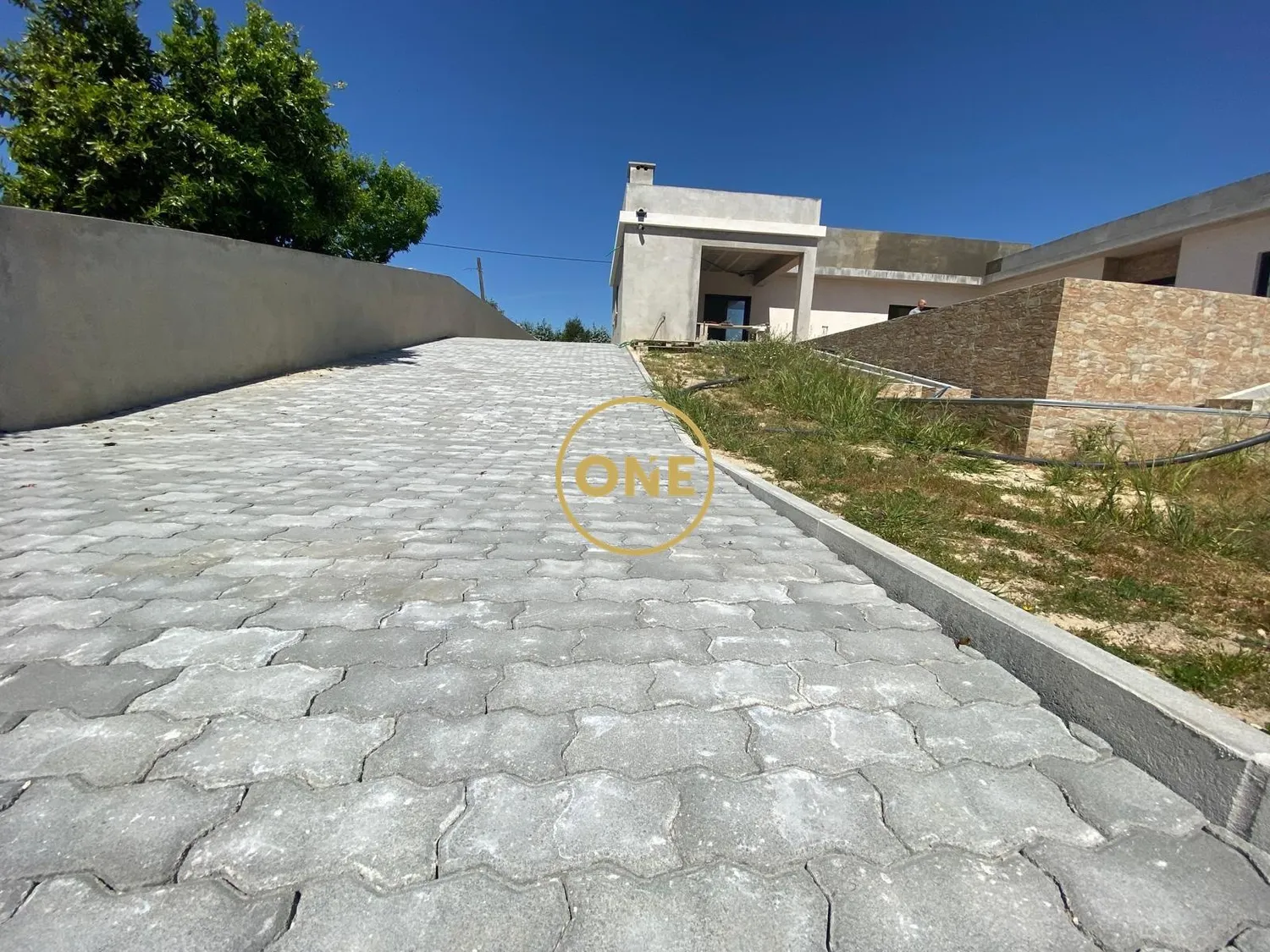 Excellente maison de 3 chambres à Coruche avec un terrain urbain de 1 600 m². - 3
