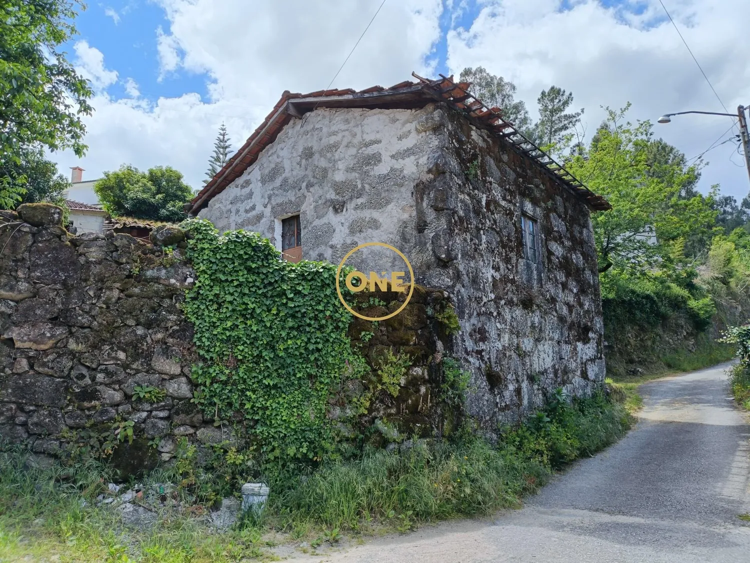 Ruin for Reconstruction in Passô - Vila Verde - 2