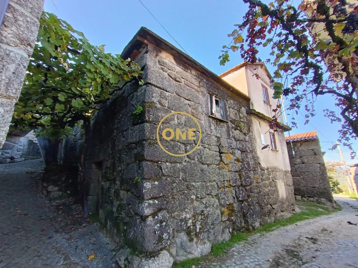 House for Renovation in the Center of the Village of Saim — Terras de Bouro - 3