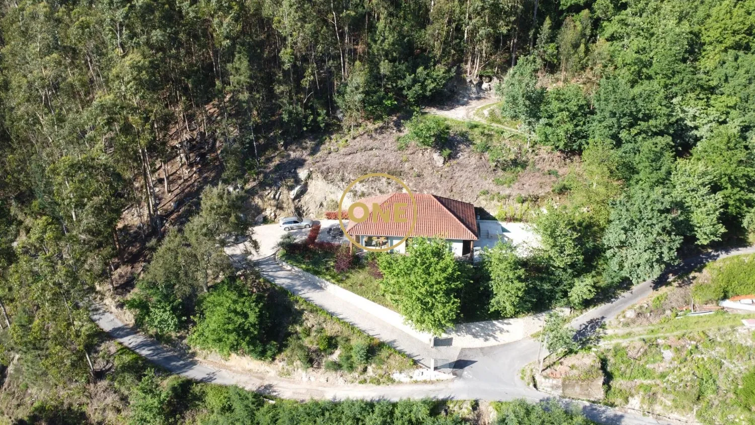 Refuge in Gerês – Stunning views over the Caniçada Dam - 2