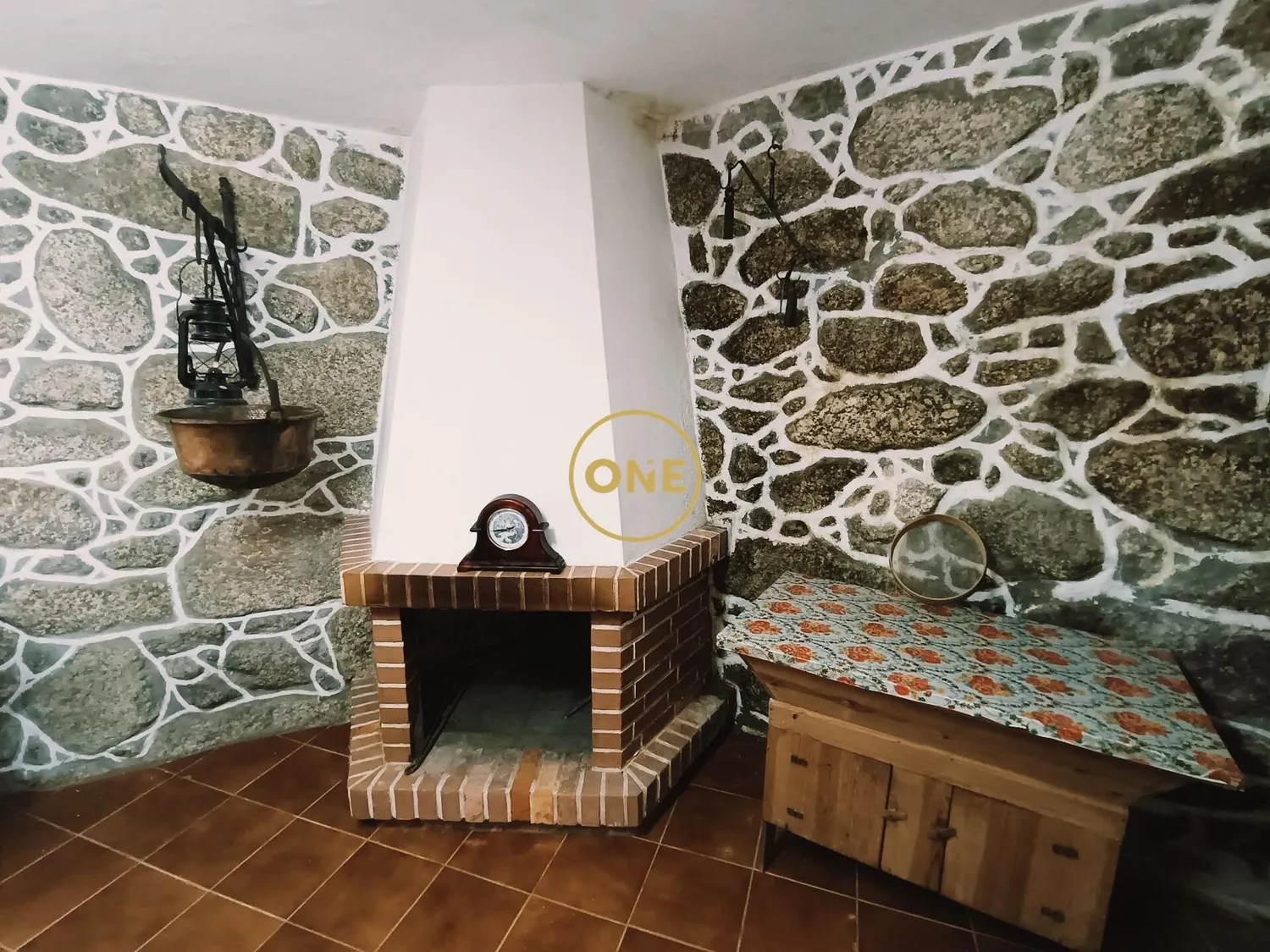Une propriété avec une âme, de la pierre, du soleil et un énorme potentiel au cœur du Gerês - 3