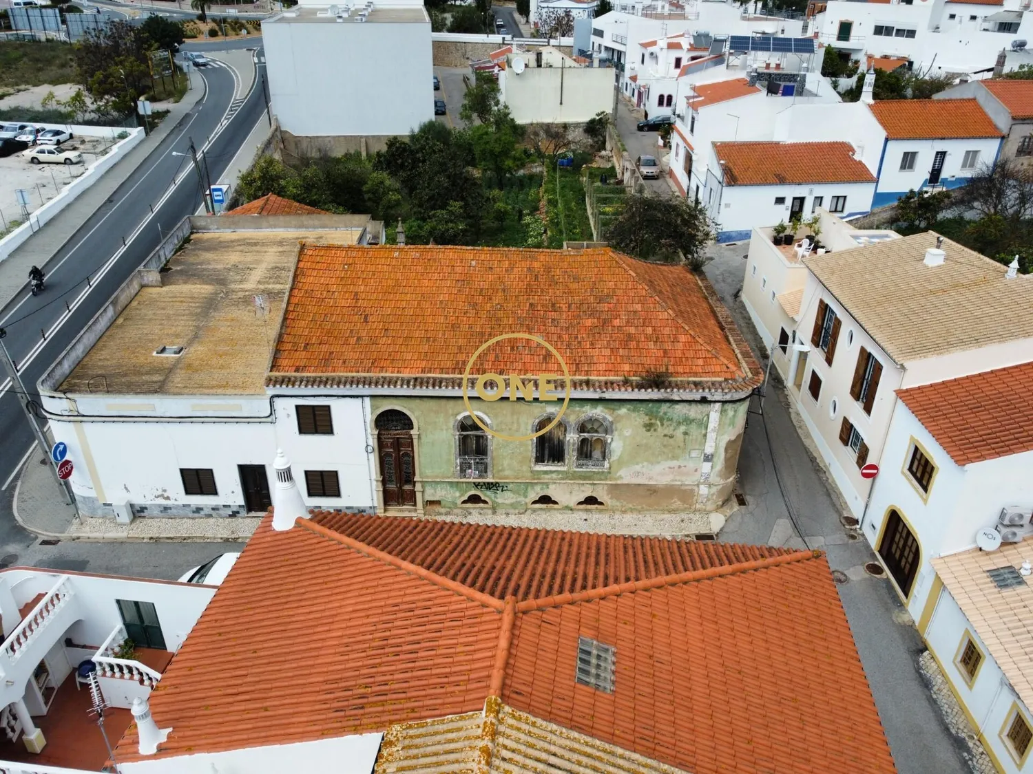 Terrain avec maison de 3 chambres à rénover – Projet de rénovation déjà approuvé | Alcantarilha, Sil