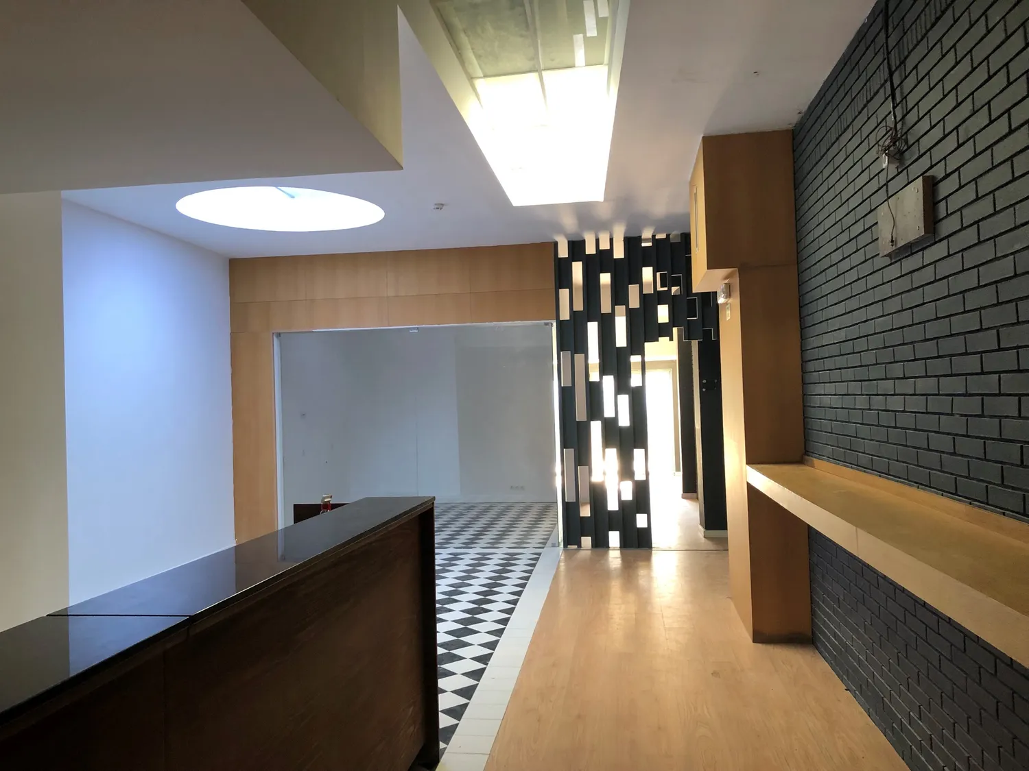 Loja renovada -  a poucos passos da Casa da Música (Porto) - 2