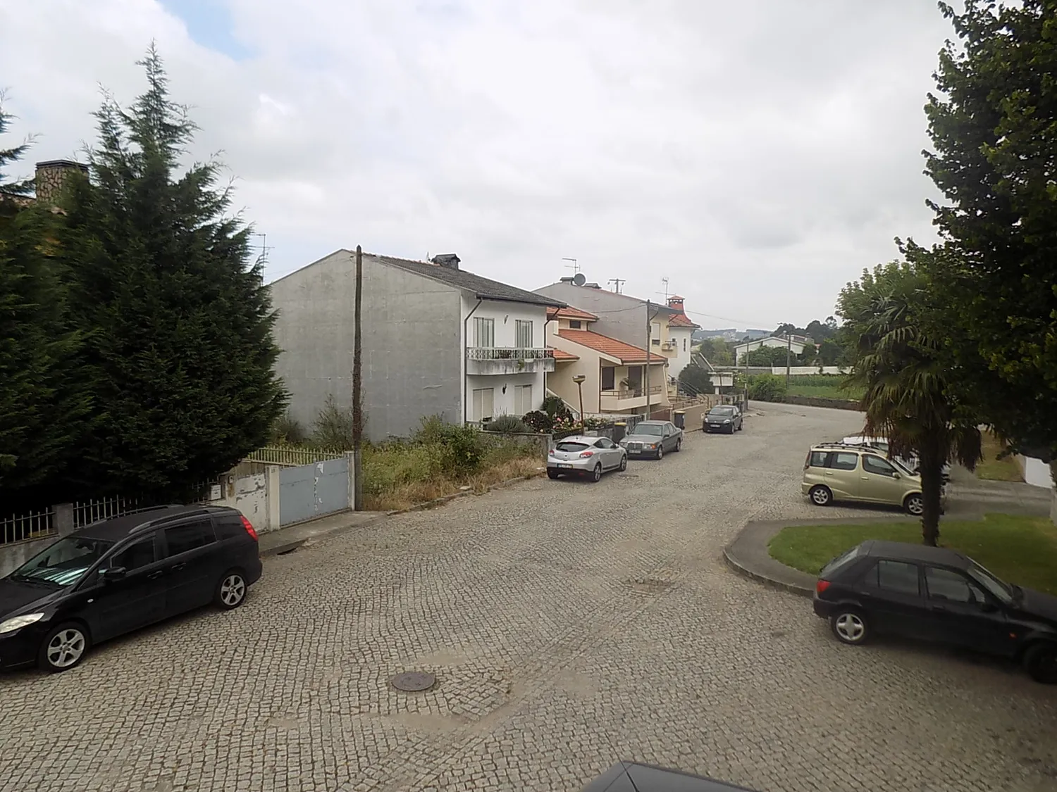 LOTE DE TERRENO PARA CONSTRUÇÃO DE MORADIA, EM FOLGOSA - ZONA HABITACIONAL - 3