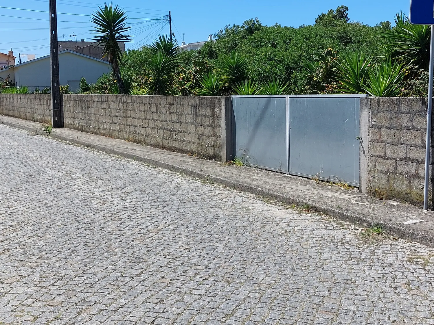 Terreno p/ construção de moradias (a 5 minutos da praia) - 3