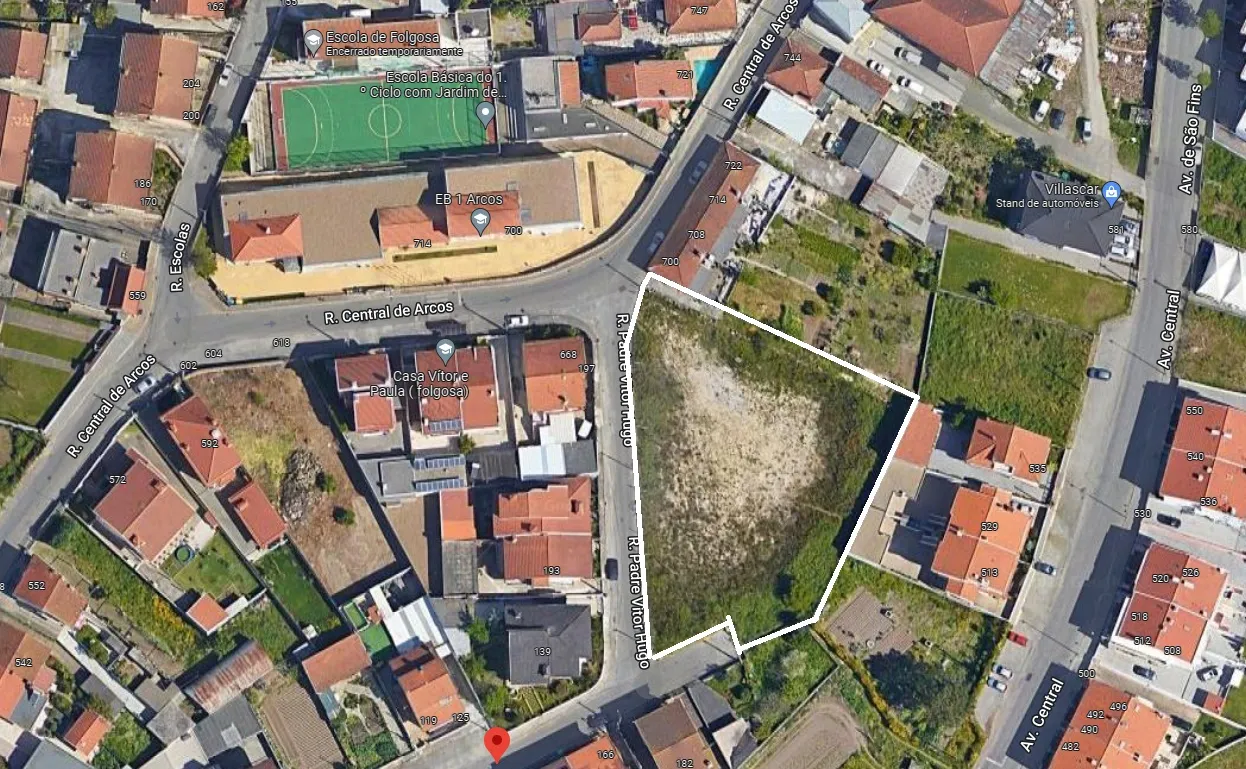 Terreno com Viabilidade para construção de 5 moradias - S. Pedro Fins
